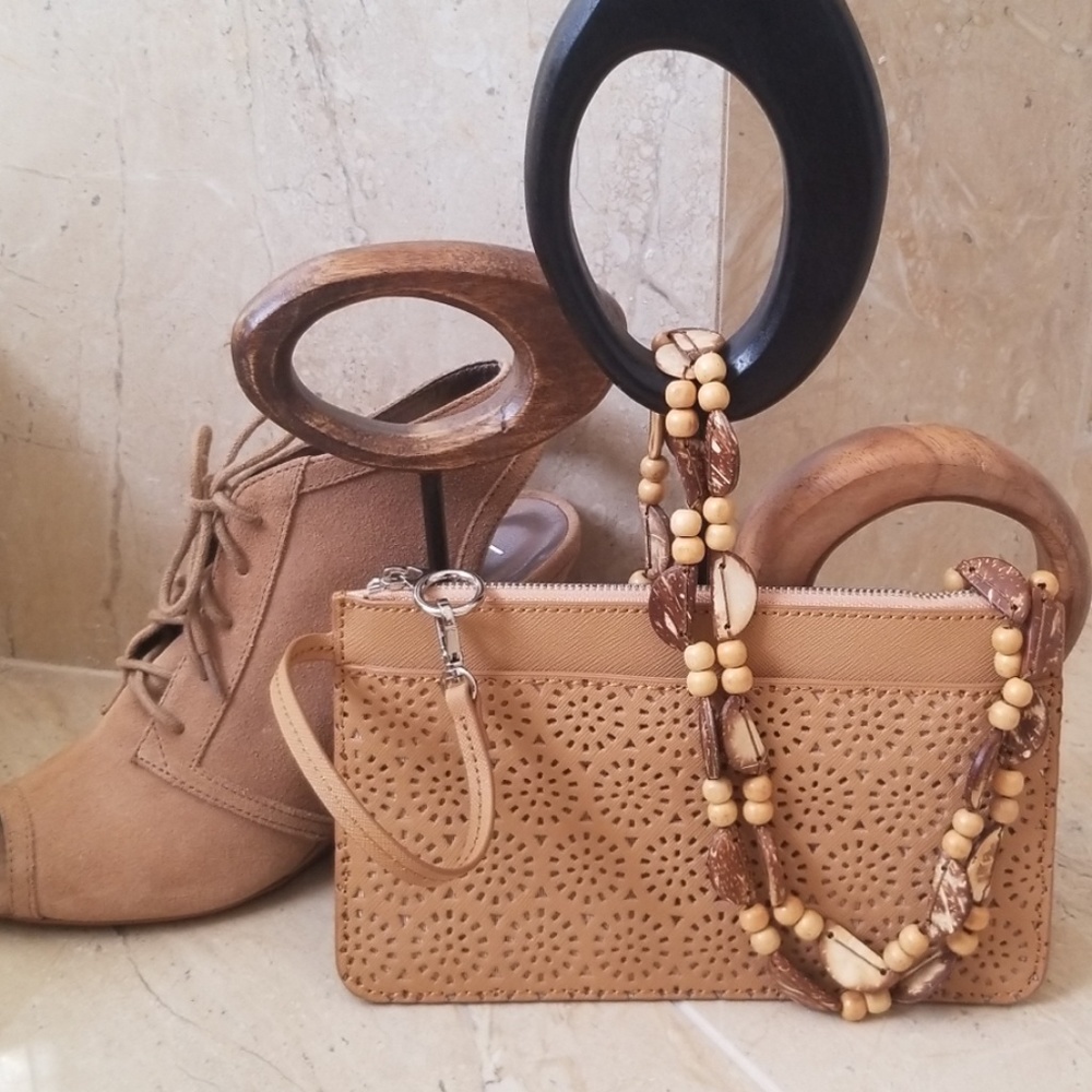 Small Sondra Robert's wristlet